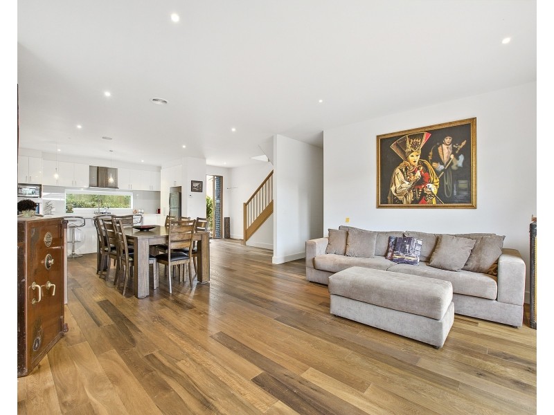 2/9 Venice Street, Mornington VIC 3931