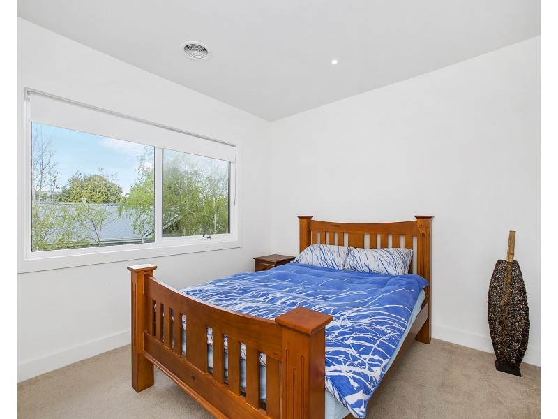 2/9 Venice Street, Mornington VIC 3931