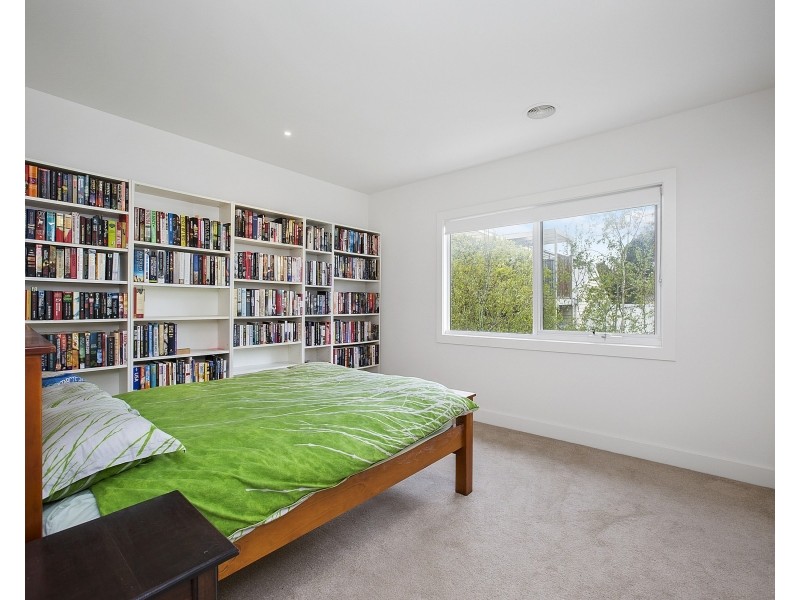 2/9 Venice Street, Mornington VIC 3931