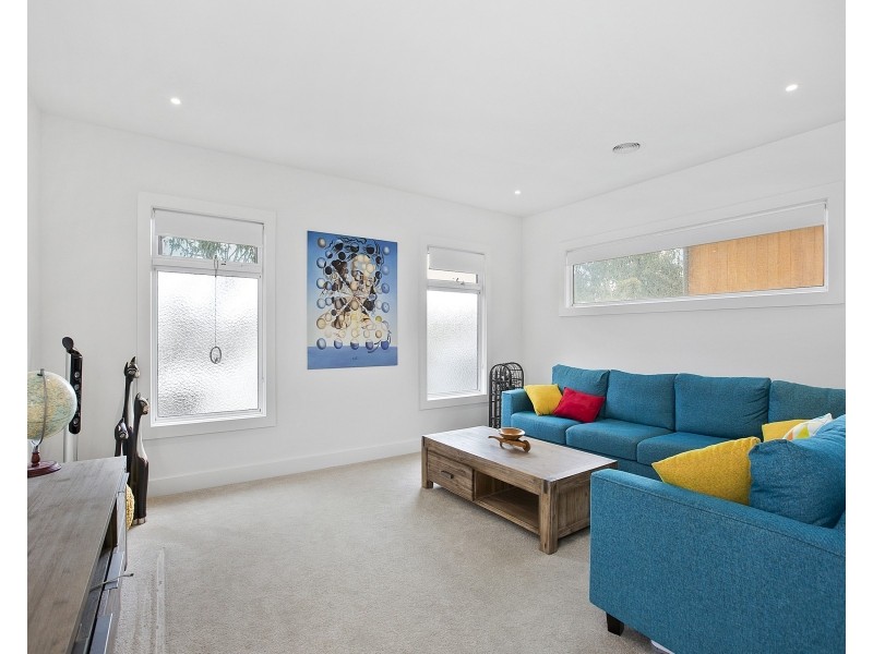 2/9 Venice Street, Mornington VIC 3931