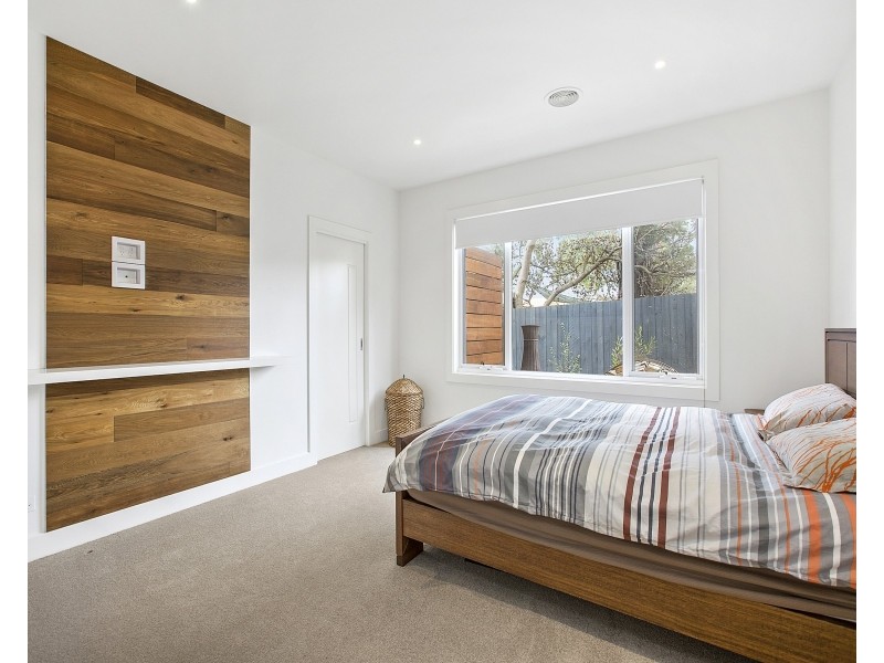 2/9 Venice Street, Mornington VIC 3931