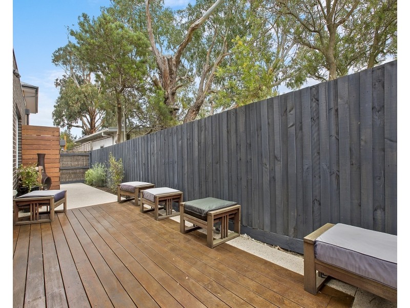 2/9 Venice Street, Mornington VIC 3931