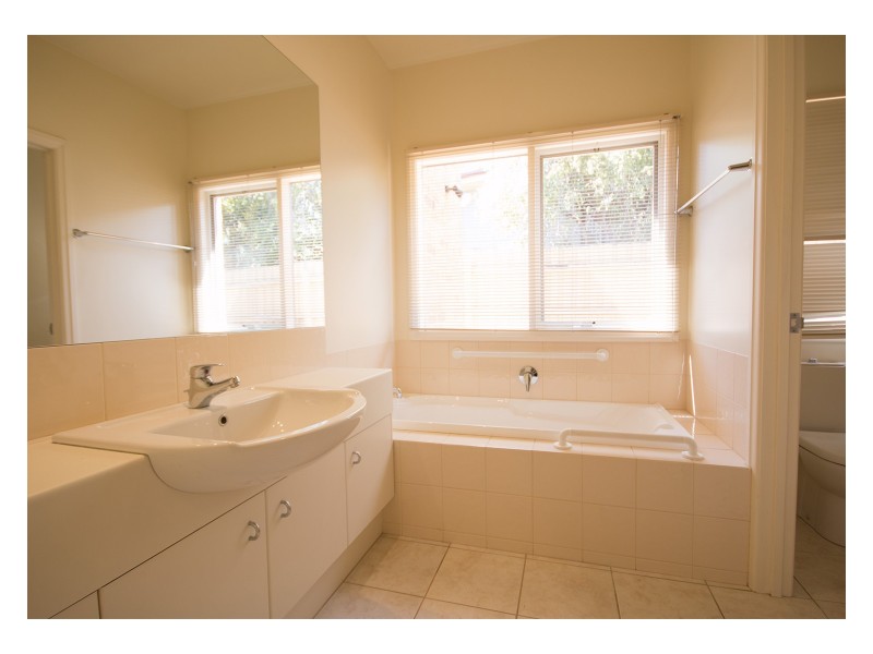 11a Northcote Terrace, Mornington VIC 3931