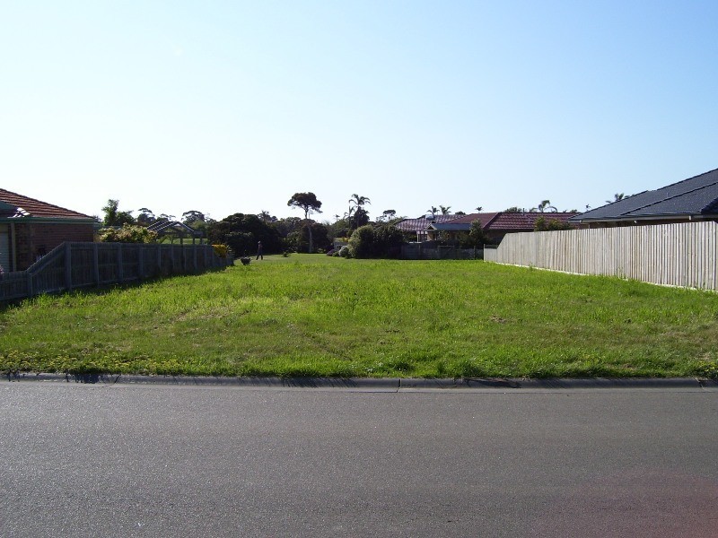 18 Country Club Drive, Safety Beach VIC 3936