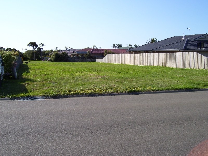 18 Country Club Drive, Safety Beach VIC 3936