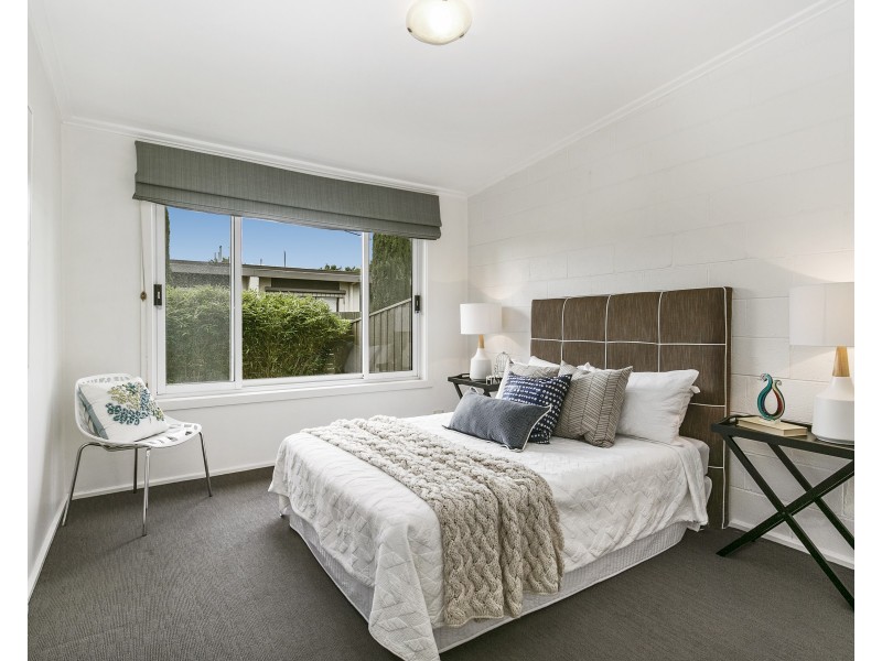 1/12 Campbell Grove, Mornington VIC 3931