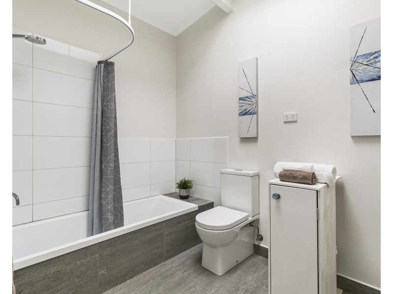 1/12 Campbell Grove, Mornington VIC 3931