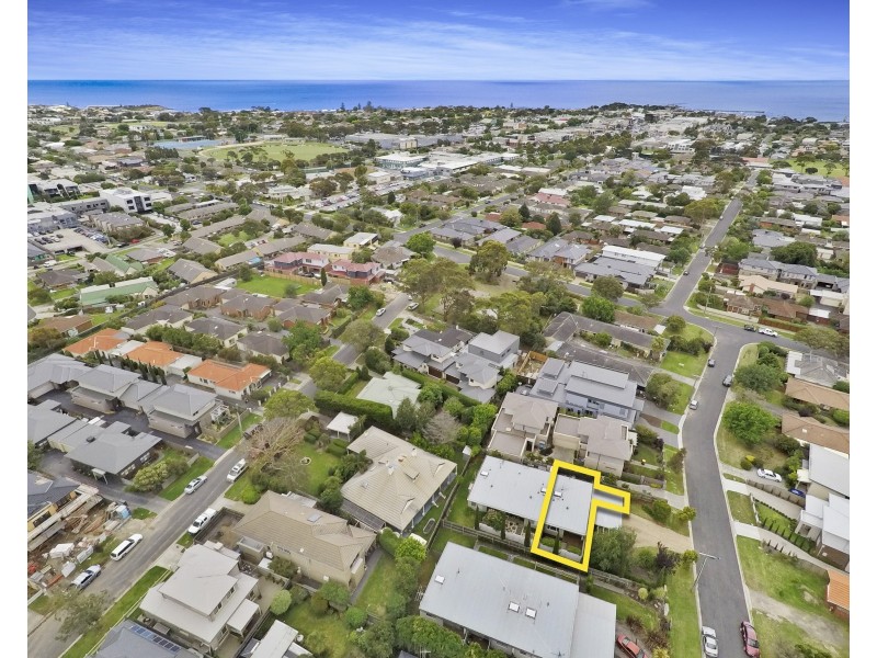 1/12 Campbell Grove, Mornington VIC 3931