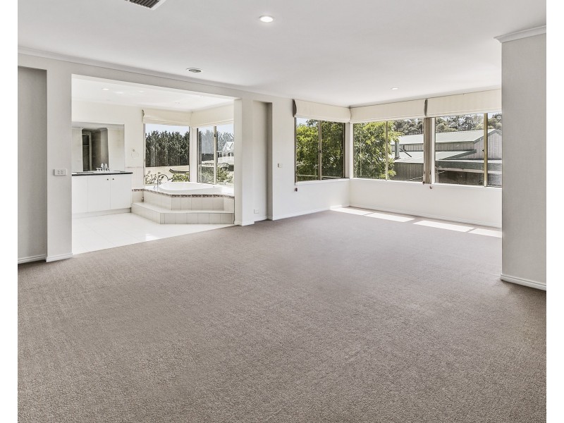 10 Benton Grange Drive, Mornington VIC 3931