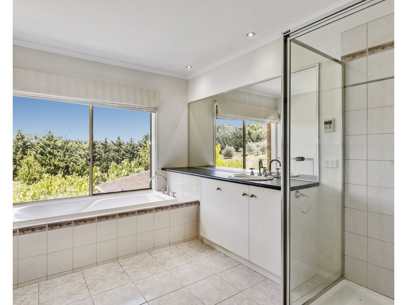 10 Benton Grange Drive, Mornington VIC 3931