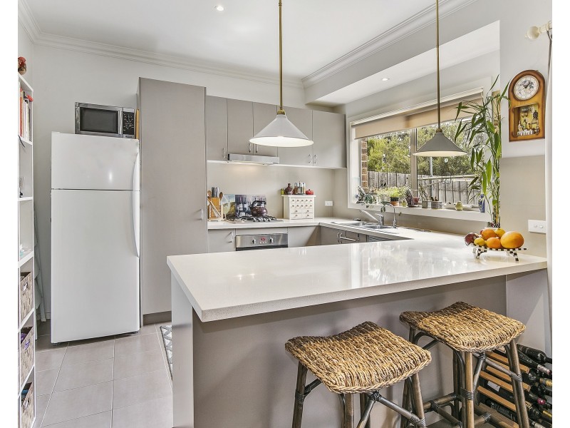 2/11 Wood Street, Mornington VIC 3931