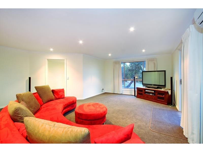2 Lombardy Avenue, Dromana VIC 3936