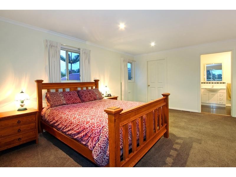 2 Lombardy Avenue, Dromana VIC 3936