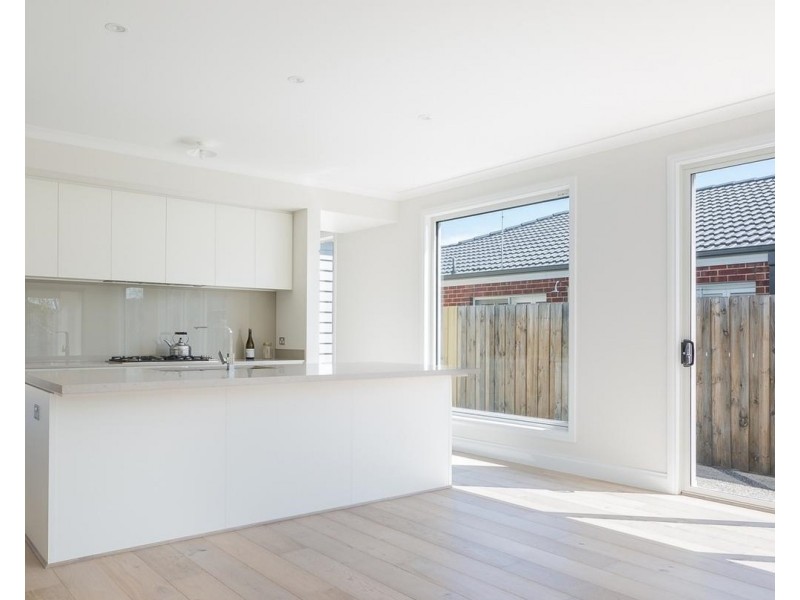 17 Macks Place, Safety Beach VIC 3936