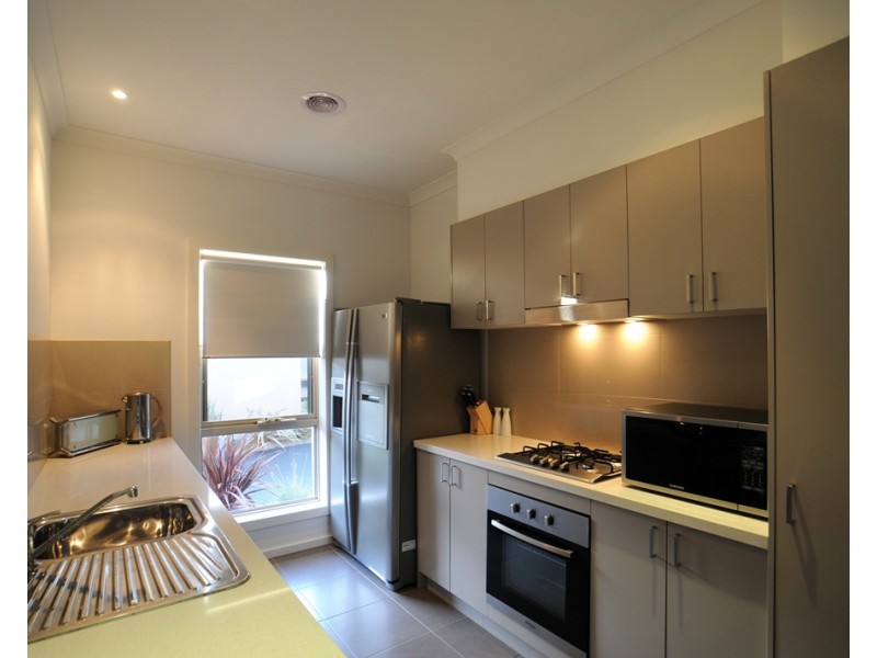 2/239 Dunns Road, Mornington VIC 3931