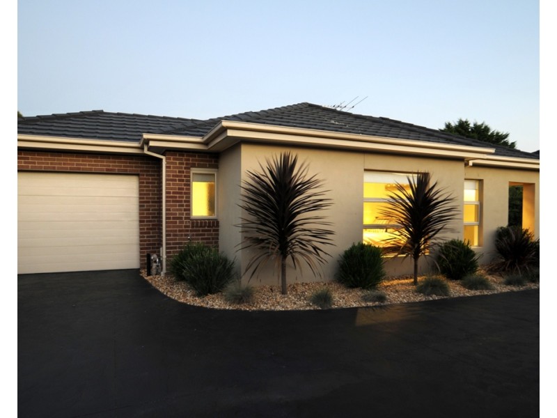 2/239 Dunns Road, Mornington VIC 3931