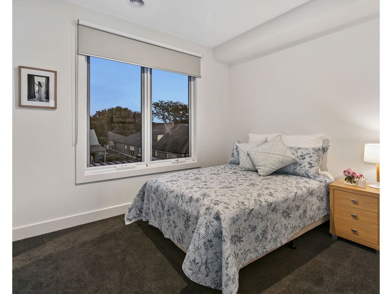 4/4 Beach Grove, Mornington VIC 3931