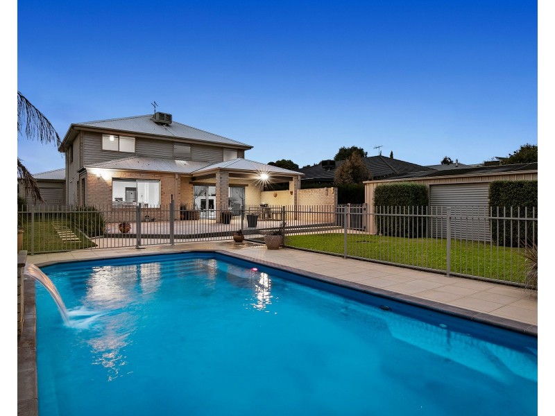 13 Lucas Place, Mornington VIC 3931