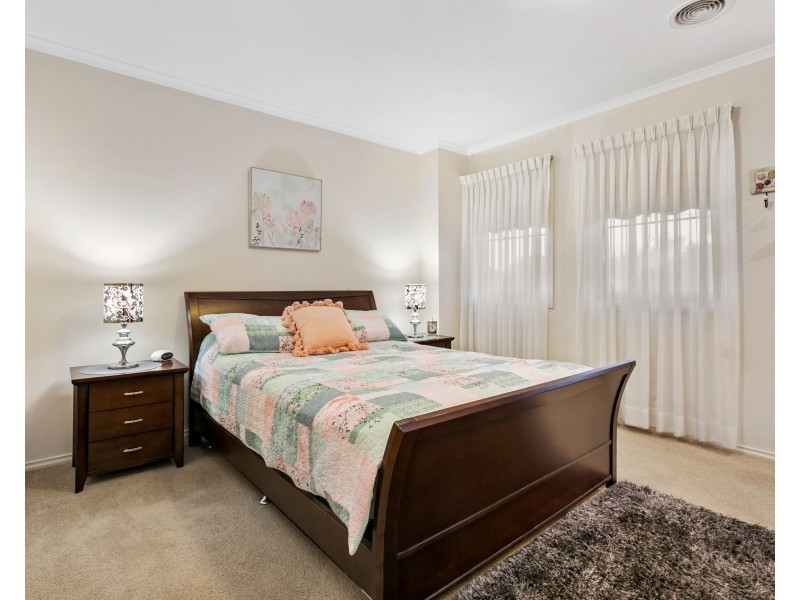 1/4 Turnbull Street, Mornington VIC 3931