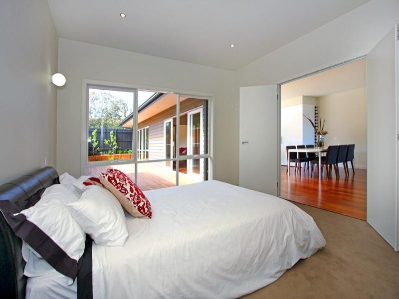 4/5 Lucerne Avenue, Mornington VIC 3931