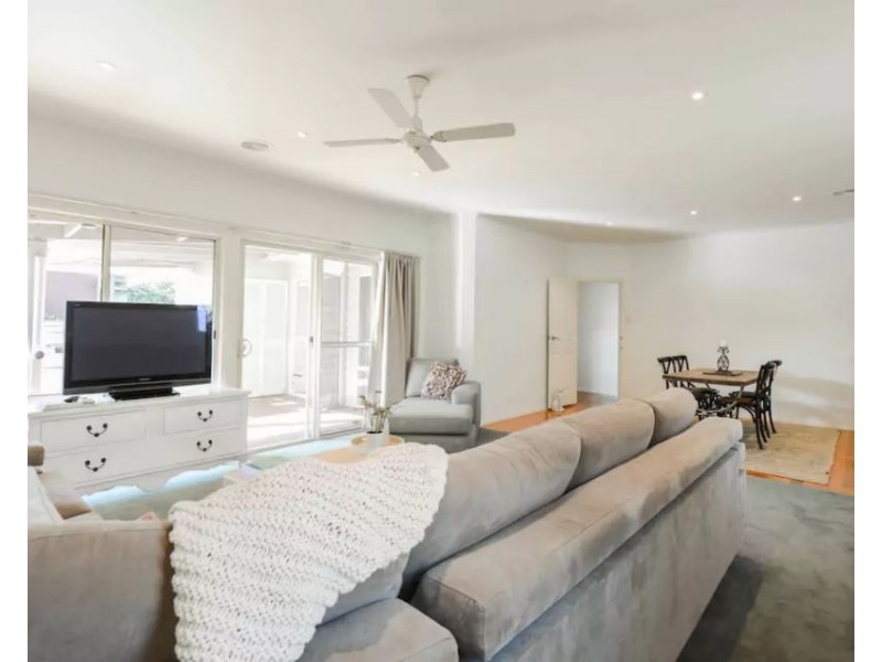 16 Surrey Street, Mornington VIC 3931