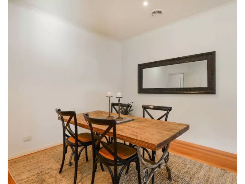 16 Surrey Street, Mornington VIC 3931