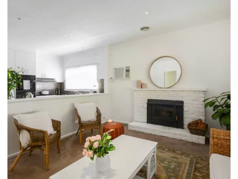 16 Surrey Street, Mornington VIC 3931