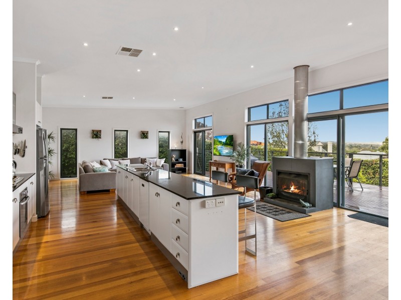 36 Kathleen Crescent, Mornington VIC 3931