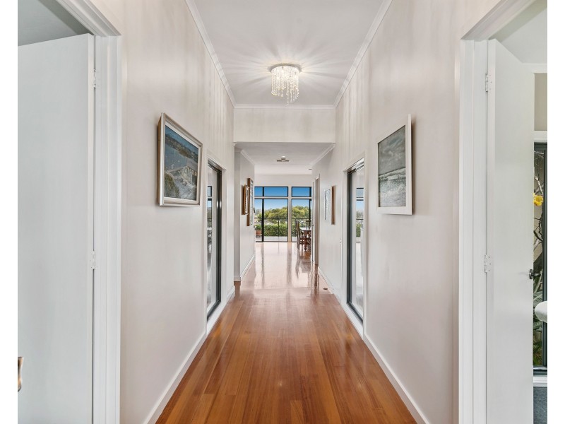 36 Kathleen Crescent, Mornington VIC 3931