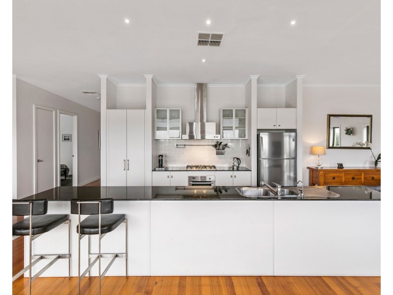 36 Kathleen Crescent, Mornington VIC 3931