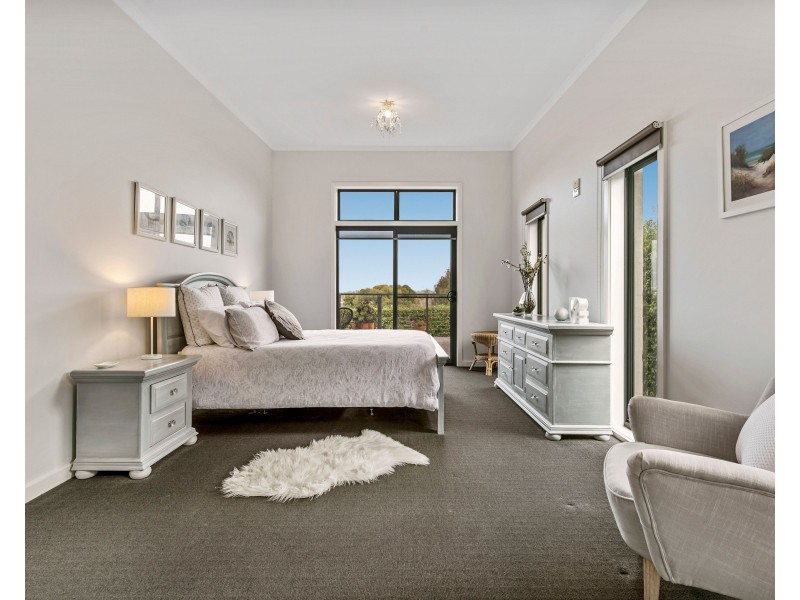 36 Kathleen Crescent, Mornington VIC 3931