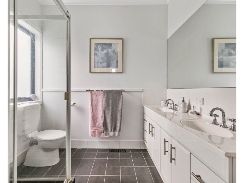 36 Kathleen Crescent, Mornington VIC 3931