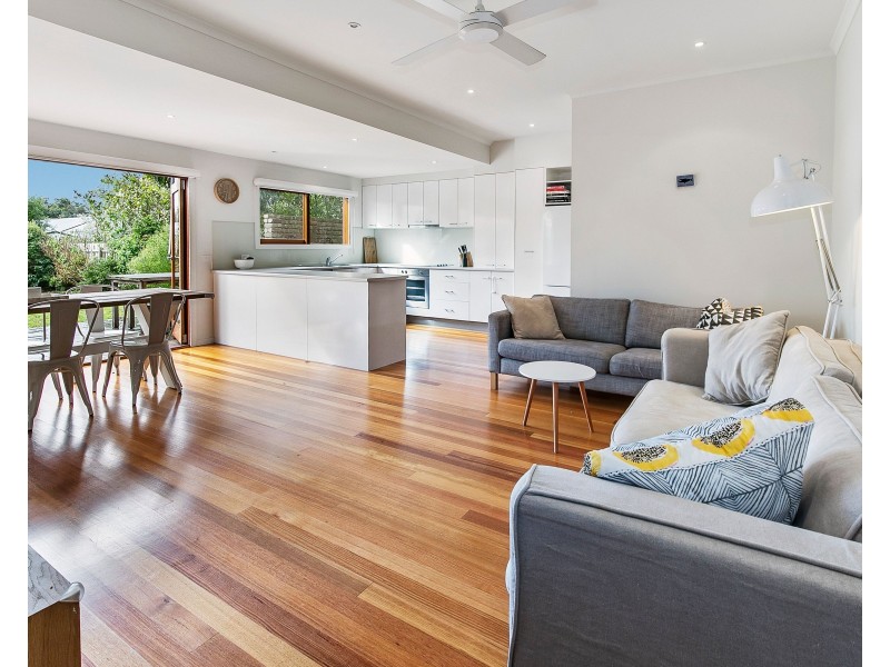 17 Hinkler Street, Mount Martha VIC 3934