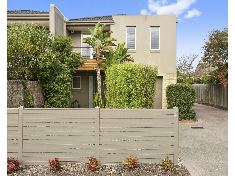2/32 Napier Street, Mornington VIC 3931