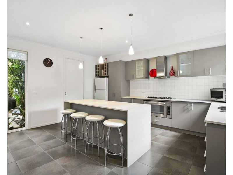 2/32 Napier Street, Mornington VIC 3931