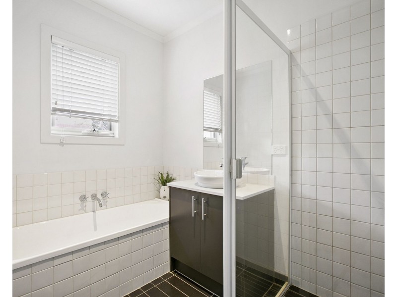 2/32 Napier Street, Mornington VIC 3931