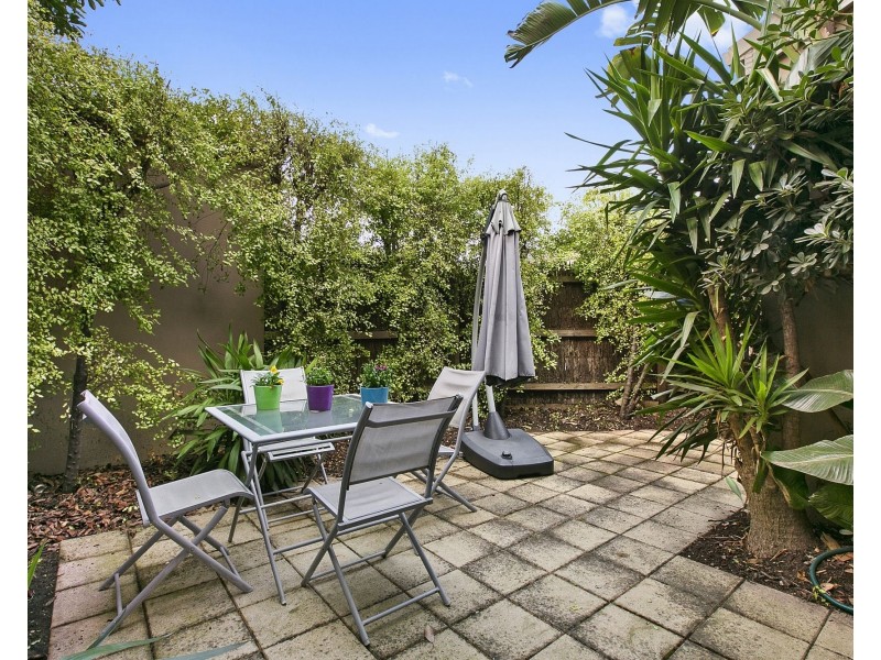 2/32 Napier Street, Mornington VIC 3931