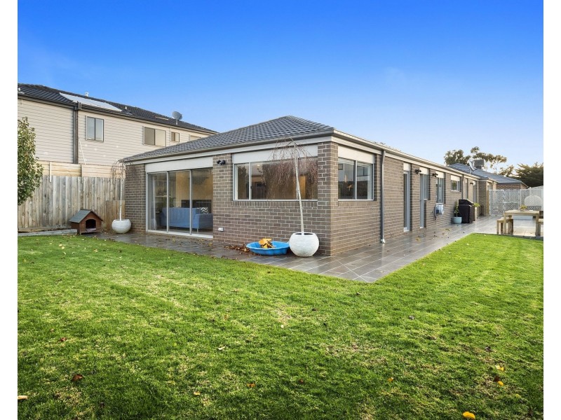 12 Macks Place, Safety Beach VIC 3936