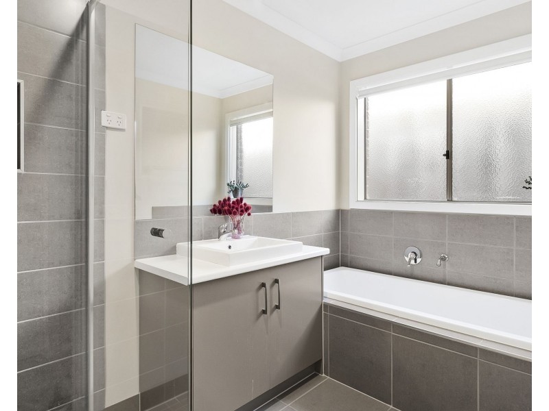 12 Macks Place, Safety Beach VIC 3936