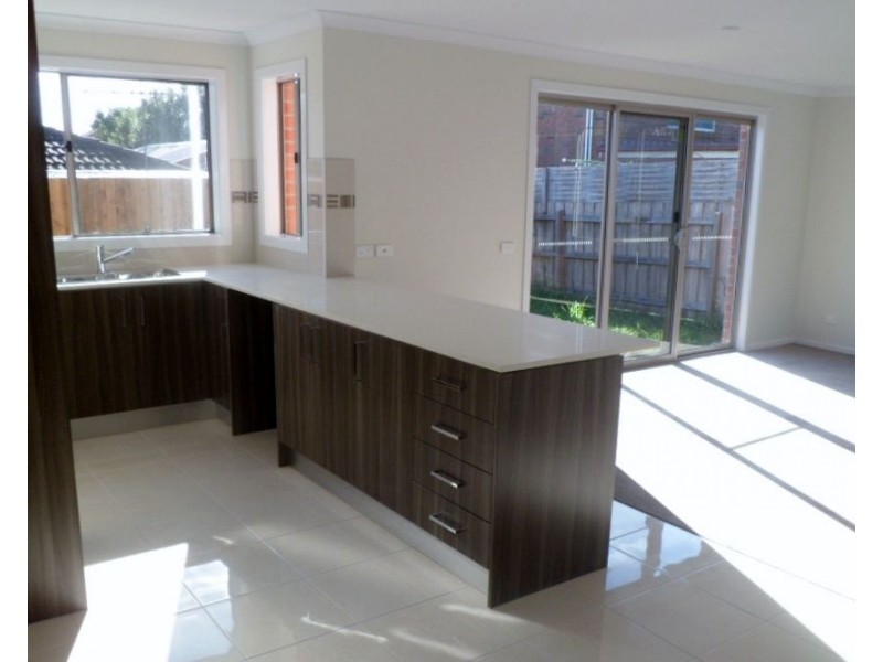 2/34 Amberley Drive, Mount Martha VIC 3934