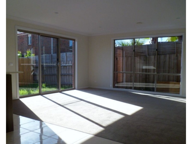 2/34 Amberley Drive, Mount Martha VIC 3934