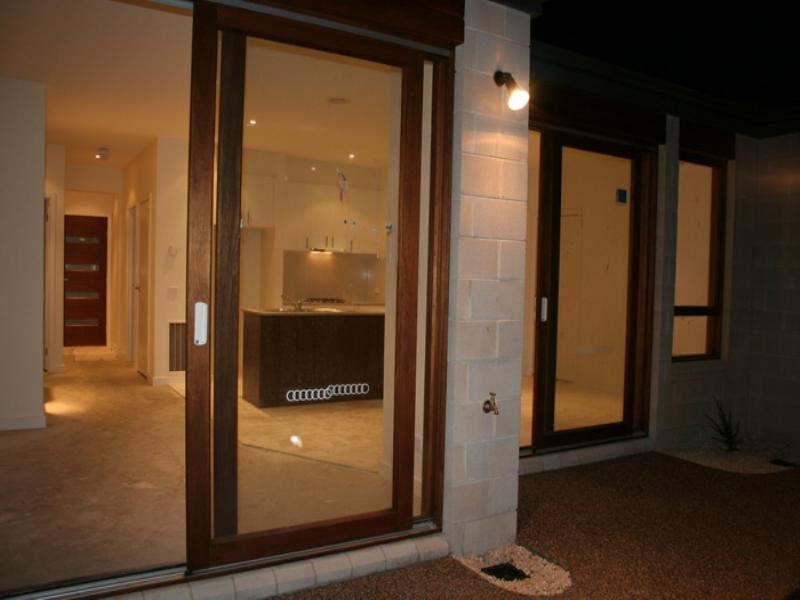 2/108 Tanti Avenue, Mornington VIC 3931