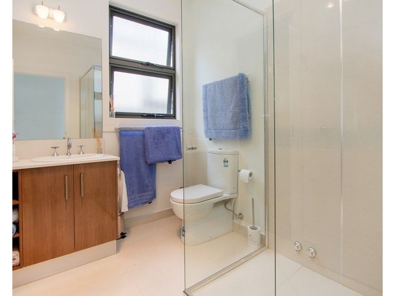 2/22 Adelaide Street, Mornington VIC 3931