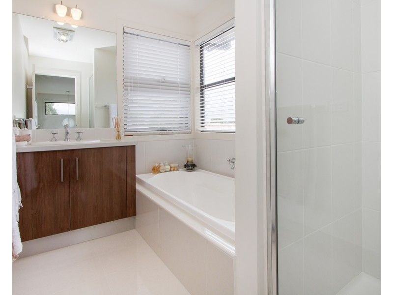 2/22 Adelaide Street, Mornington VIC 3931