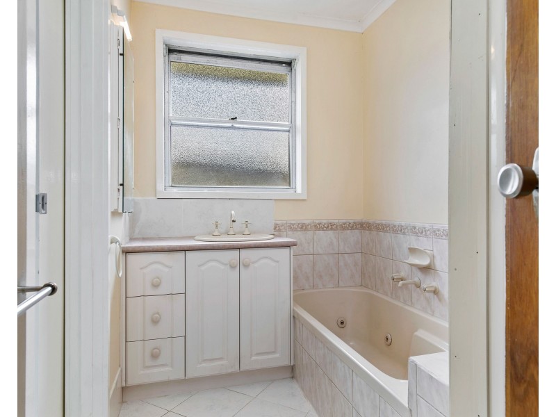 17 Melinga Crescent, Mornington VIC 3931