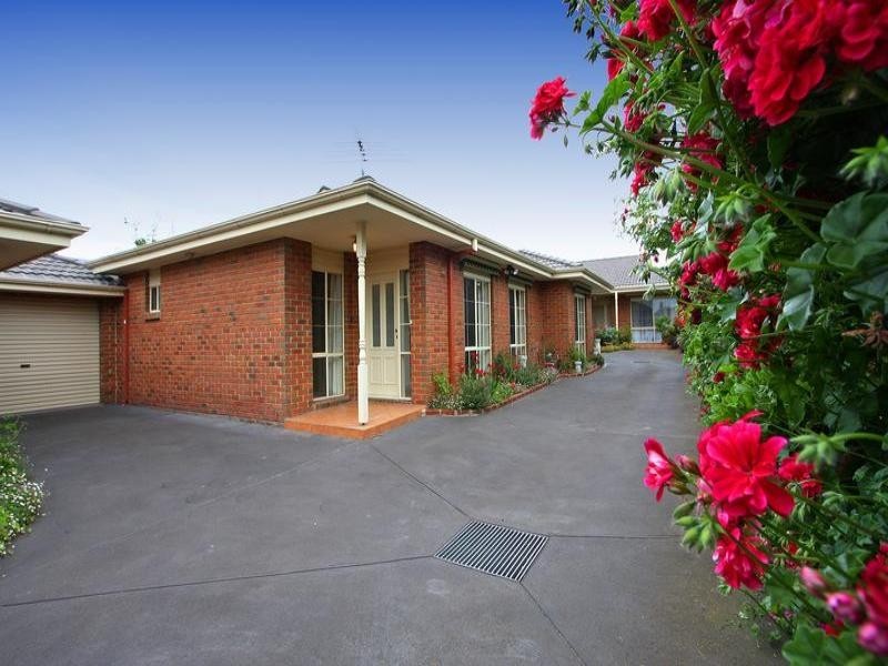 2/104 Tanti Avenue, Mornington VIC 3931