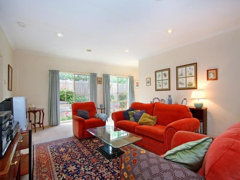 2/104 Tanti Avenue, Mornington VIC 3931