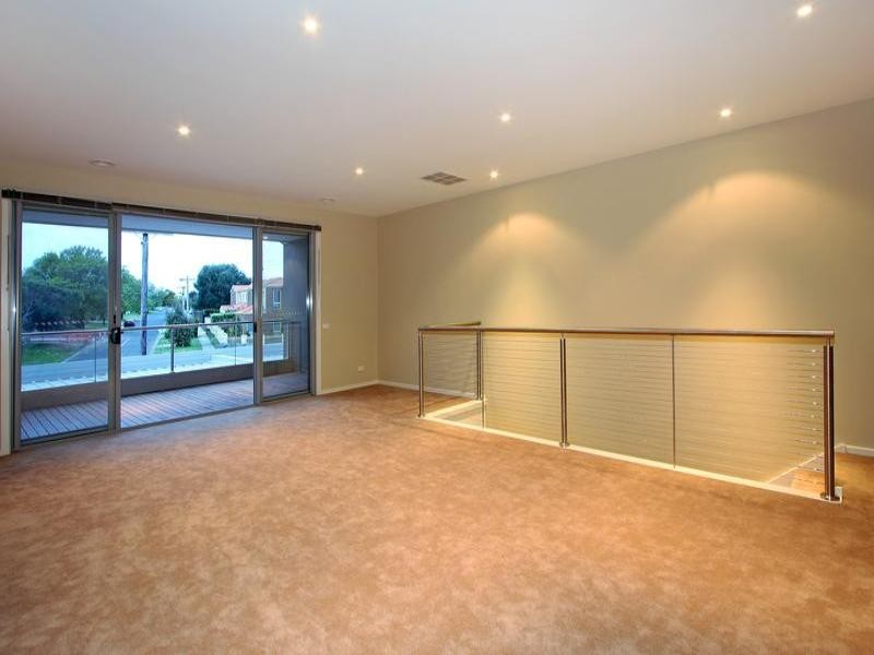 2/62-64 Wilsons Road, Mornington VIC 3931