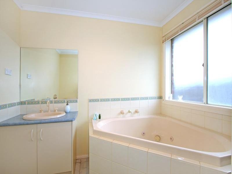 6 Shiraz Close, Mount Martha VIC 3934