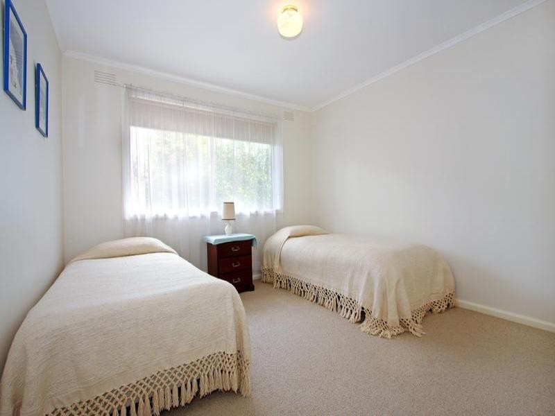 2/100 Tanti Avenue, Mornington VIC 3931